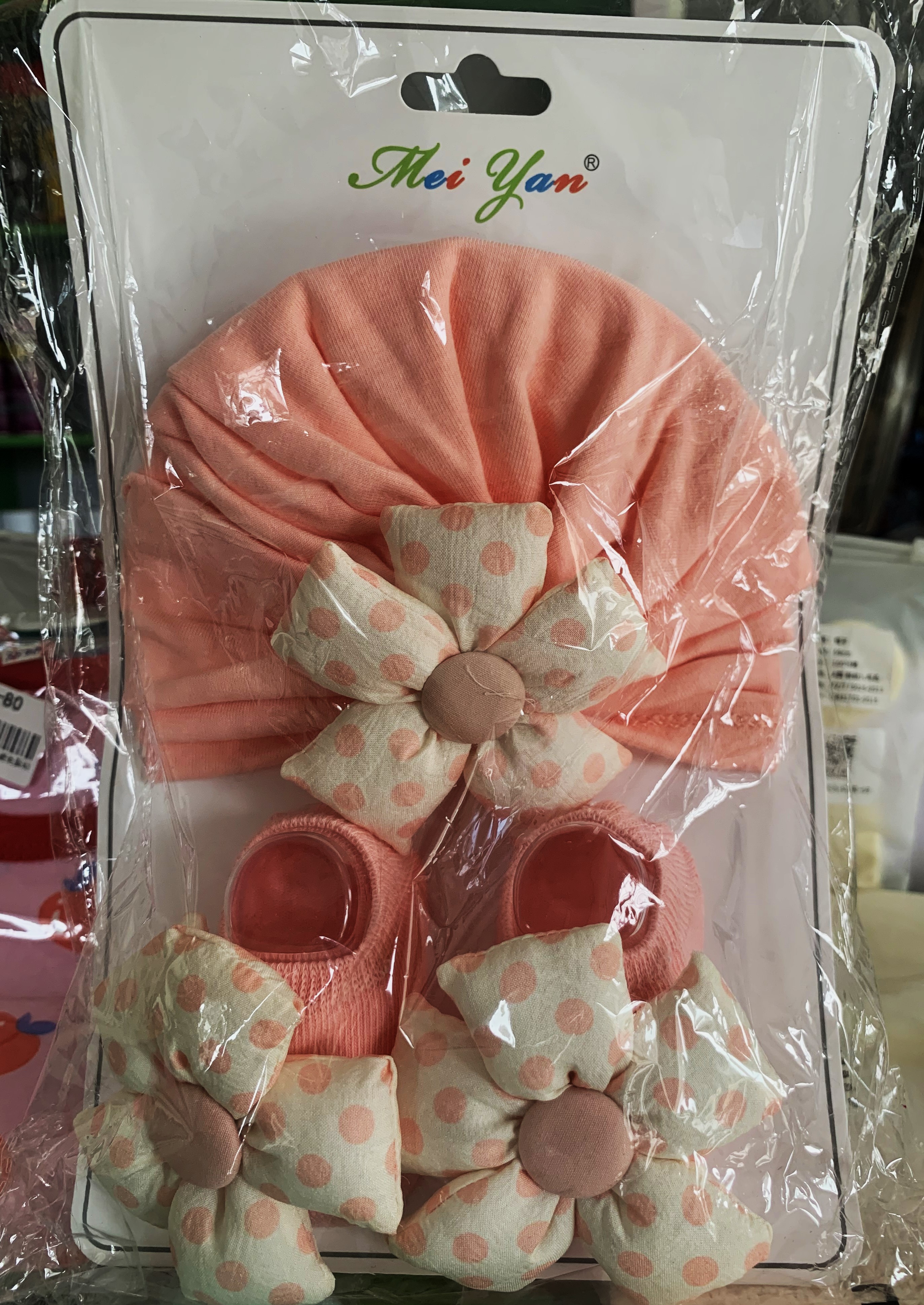 Cap and socks (peach)