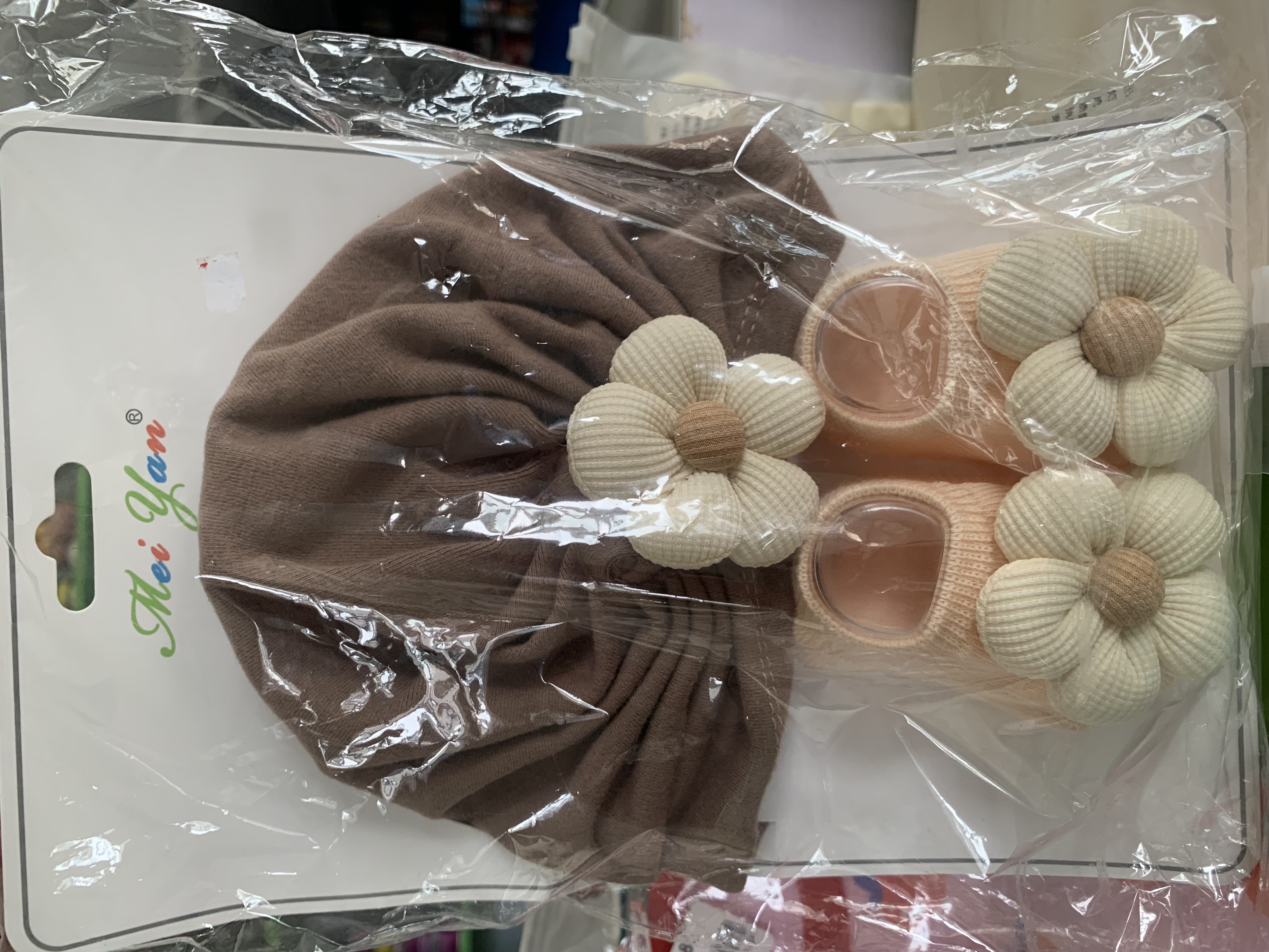 Cap and socks (Brown)