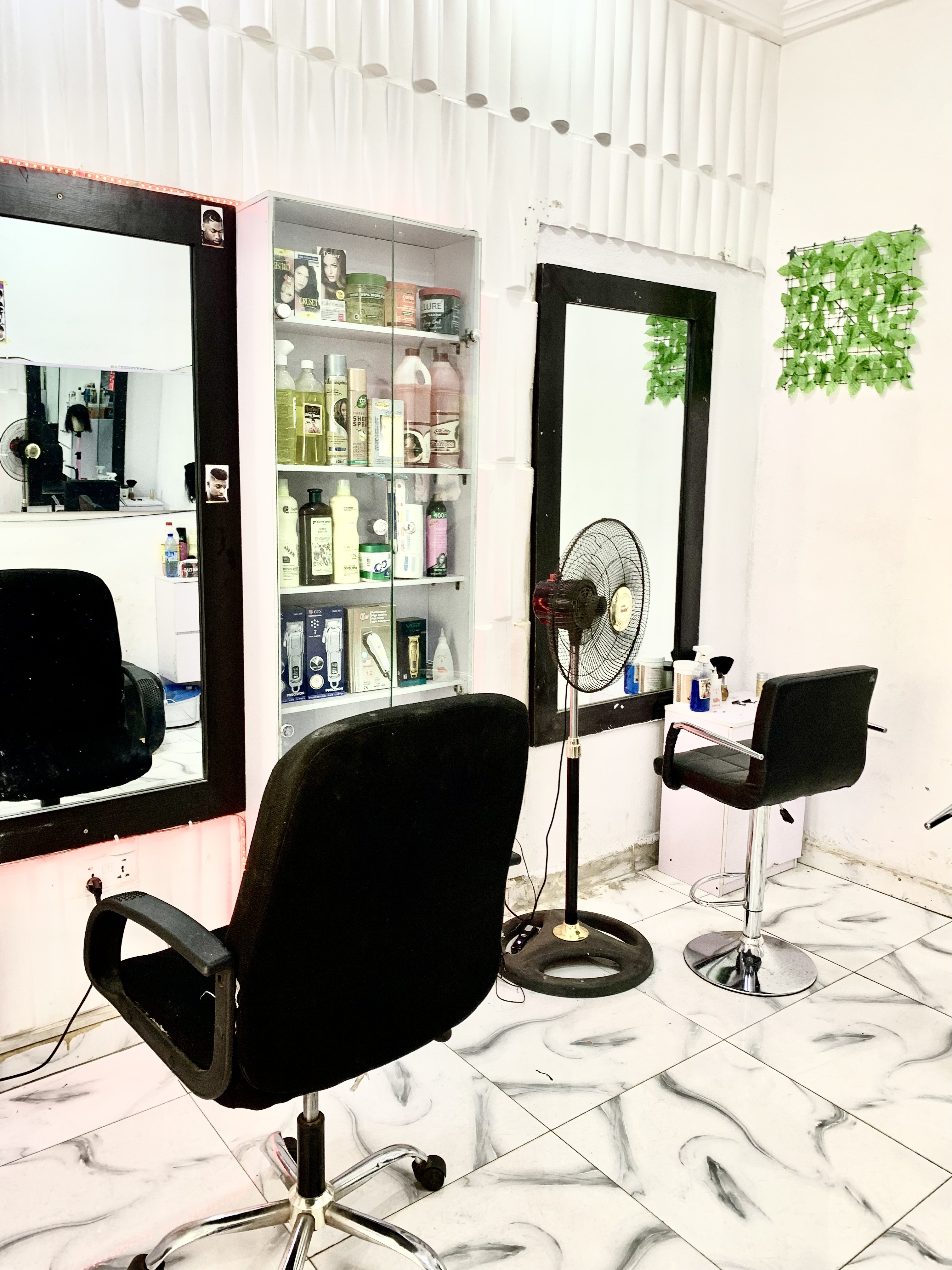Salon Image 5
